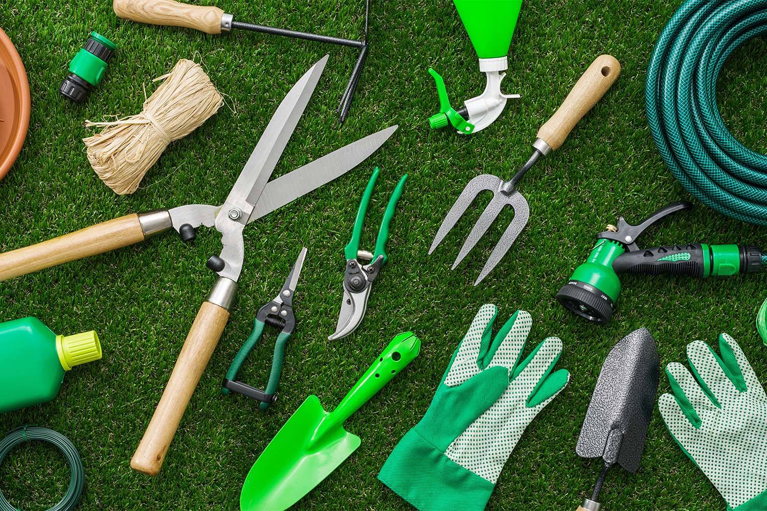 Read more about the article 10 Tools Everyone Needs for Landscaping