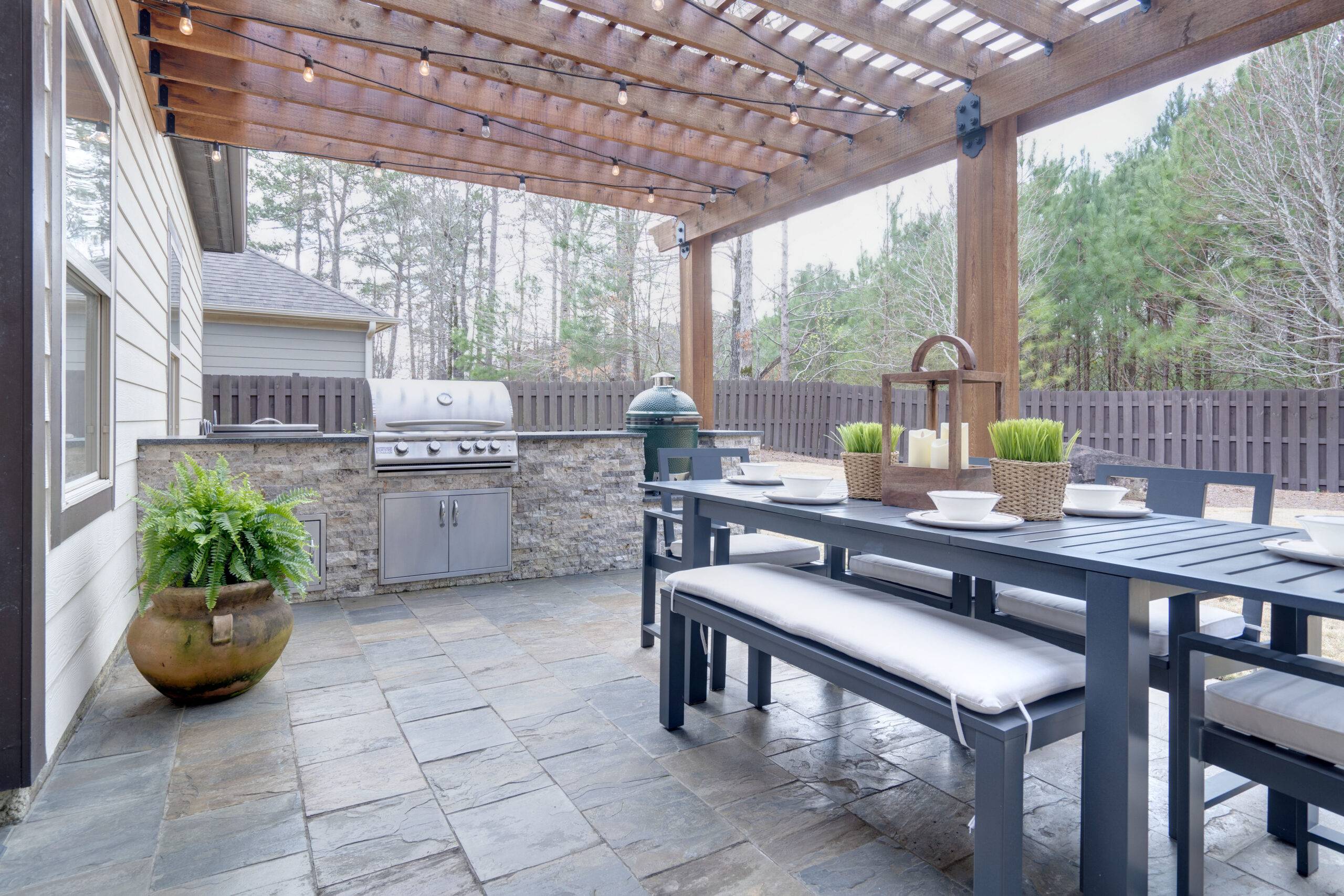 Read more about the article Building an Outdoor Kitchen