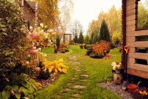 Blog 3.12 Is It Better to Landscape in Fall or Spring