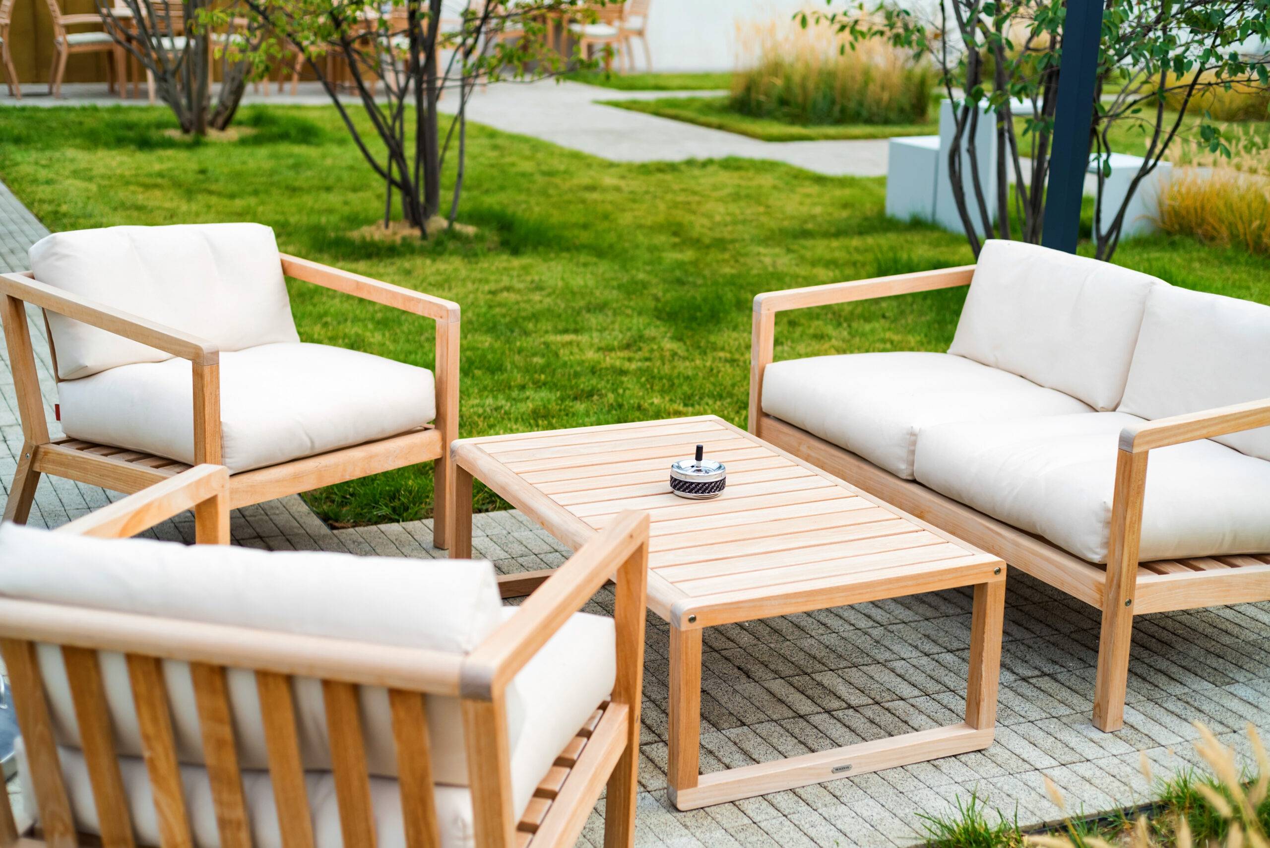 Read more about the article Best Materials for Outdoor Furniture