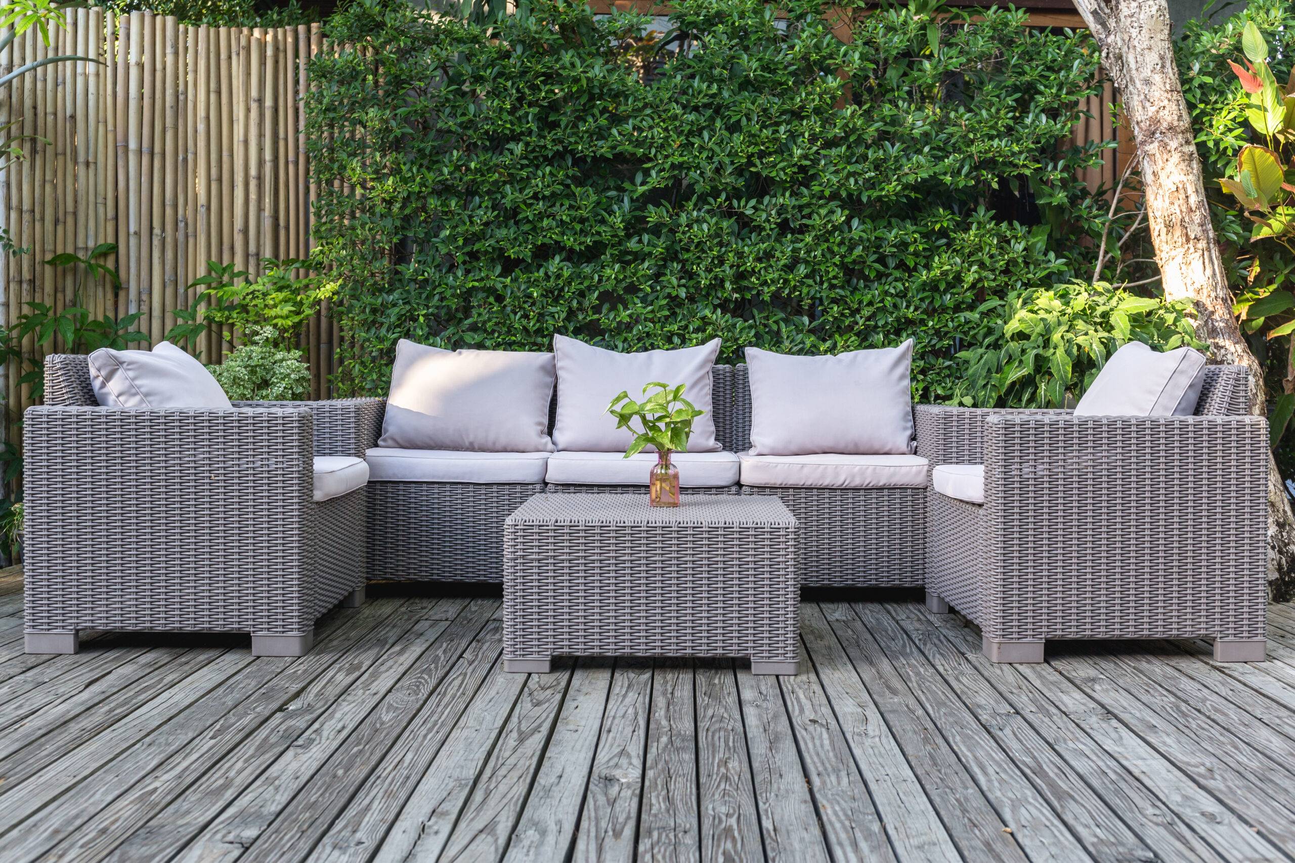 Read more about the article Creating Cozy Outdoor Living Spaces